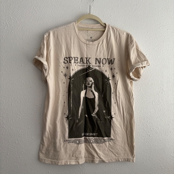 Taylor Swift Speak Now (Taylor’s Version) Tracklist Taupe T-Shirt in Small - Picture 1 of 4